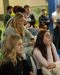 9d3d32c1-a5ca-4785-94b9-e3610bea6eb7