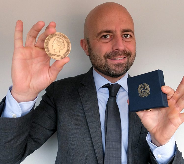 Medaglia Presidente della Repubblica Mattarella Luca Abete Medaglia Presidente della Repubblica Mattarella Luca Abete