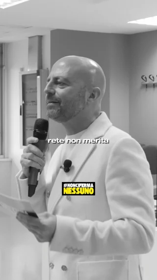 e non stiamo parlando solo di reti... 
Quando qualcosa non va… non aggiustarti per restare.

Non sei obbligatə a restare dove ti senti stretto, dove smetti di brillare.

🌪 A volte andarsene non è una fuga.
È il primo atto di coraggio, è dire “merito di più”.

📌 Rileggi queste parole quando ti dimentichi chi sei.

#nessunoèsolo #coraggio #selflove #lasciareandare #cambiamento #noncifermanessuno #healingjourney #consapevolezza #motivazione #crescitapersonale #giovani #università #lifecoach