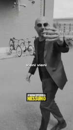 🎓 Due giorni all’Università di Ferrara con il percorso 'Scelgo ConsapevolMente'.
Abbiamo parlato di paure, sconfitte, errori.
Ma soprattutto di come affrontarli. 💥

Perché un insuccesso non è la fine ma un’occasione per imparare.
💛 Siete tutti piccoli eroi: non mollate, non abbiate paura di scegliere, cambiare, ammettere un errore.

Ferrara, è stato bellissimo. Grazie!

#noncifermanessuno #sceltaconsapevole #universitàferrara #studenti #giovani #coraggio #ferrara  #nessunoèsolo#motivazione