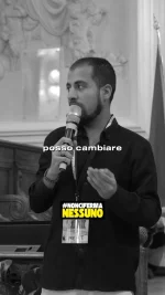 🌍 Mert, oggi studente all’Università di Messina, ci ha raccontato la sua storia.
Viaggi, studio, solitudine. Non è stato facile.
⠀
Ma lui ce l’ha fatta.
Ha superato la timidezza, ha guardato in faccia le sue paure…
e si è spinto oltre.
⠀
Oltre i confini, oltre le insicurezze…
fino a trovare qualcosa di prezioso:
una famiglia. Un senso di appartenenza. 💛
⠀
E tu, cosa aspetti?
Anche tu puoi farcela.
Credici. Spingiti oltre.

#noncifermanessuno #storiedivita #resilienza #studentistranieri #oltrelepaure #messina